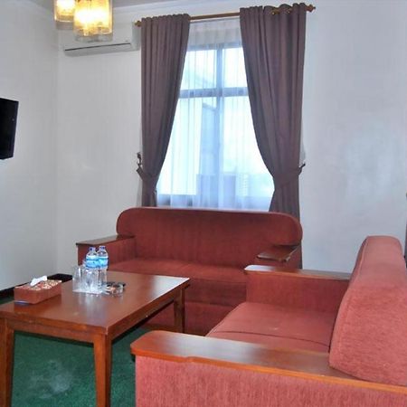 Pia Hotel Pangkalpinang Pangkalan Baru Екстериор снимка