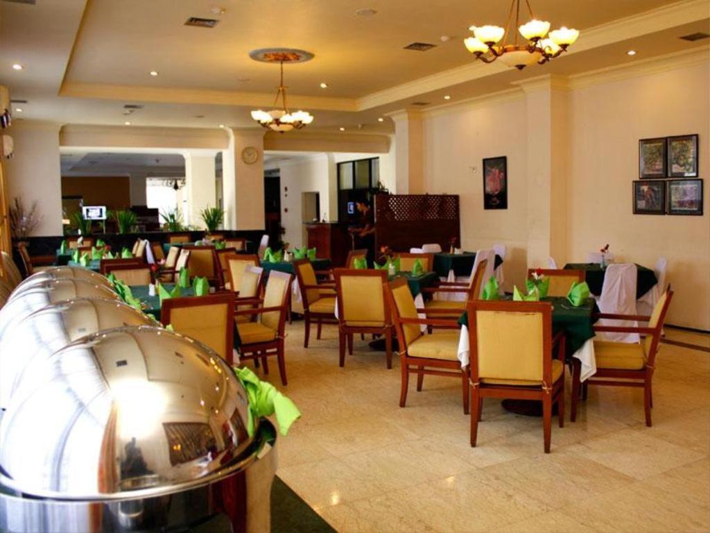 Pia Hotel Pangkalpinang Pangkalan Baru Екстериор снимка